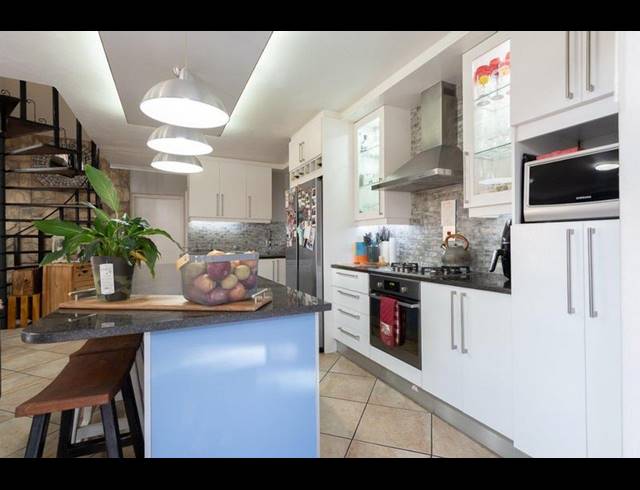 3 BEDROOM TOWNHOUSE FOR SALE IN ALBEMARLE